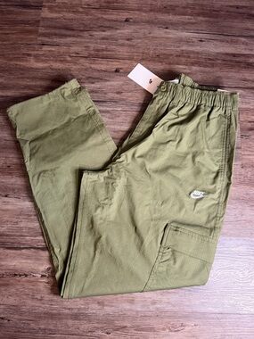Nike Ripstop Cargo Pants Olive Loose Fit Elastic Waist $105 NWT Men’s Sz M